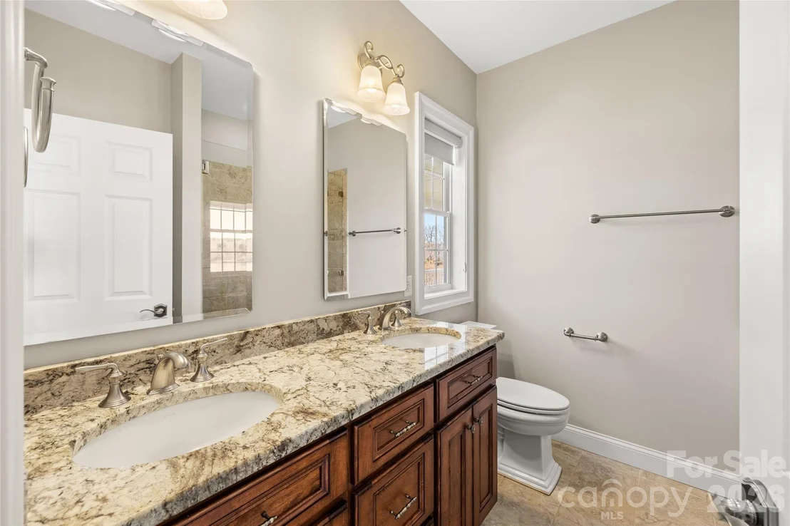 Photo of 490 Mapleton Lane