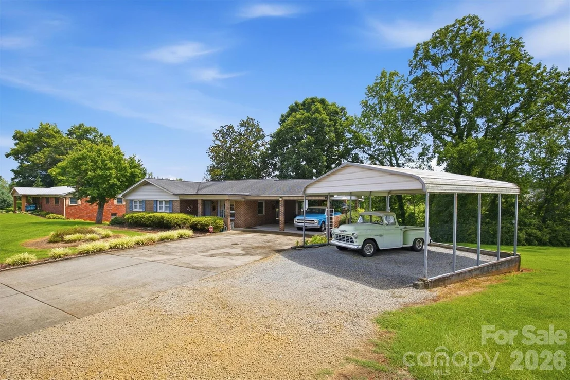 Photo of 2711 Fairway Acres Circle