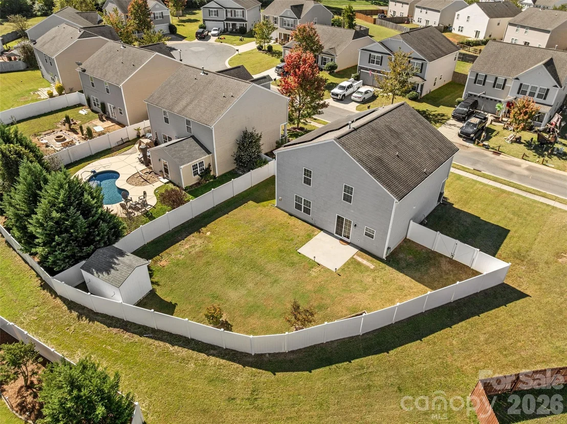 Photo of 407 Lind Point Lane