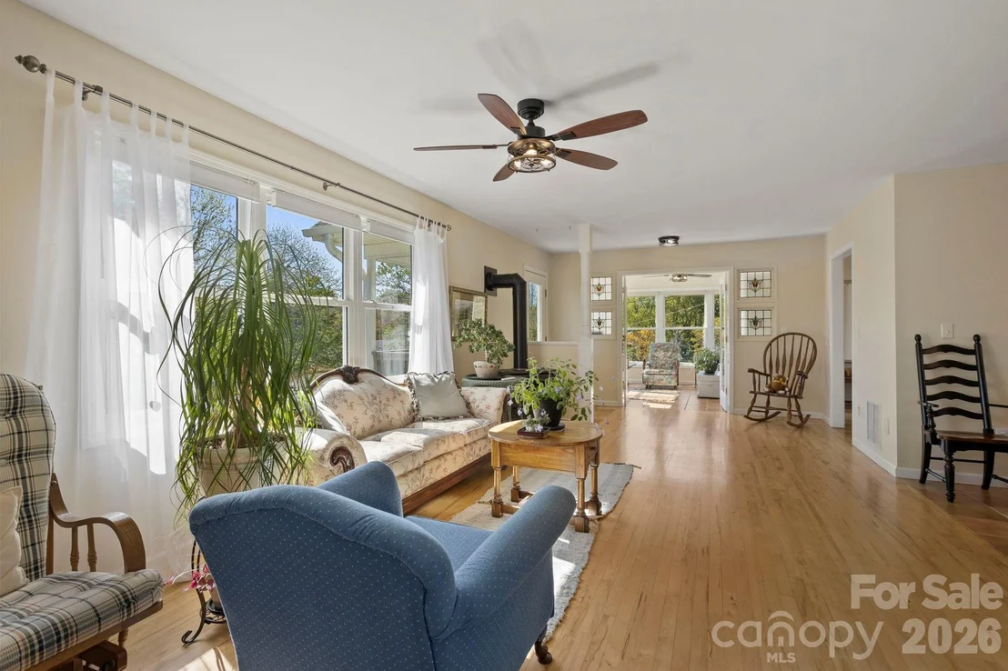 Photo of 367 Crescent Street