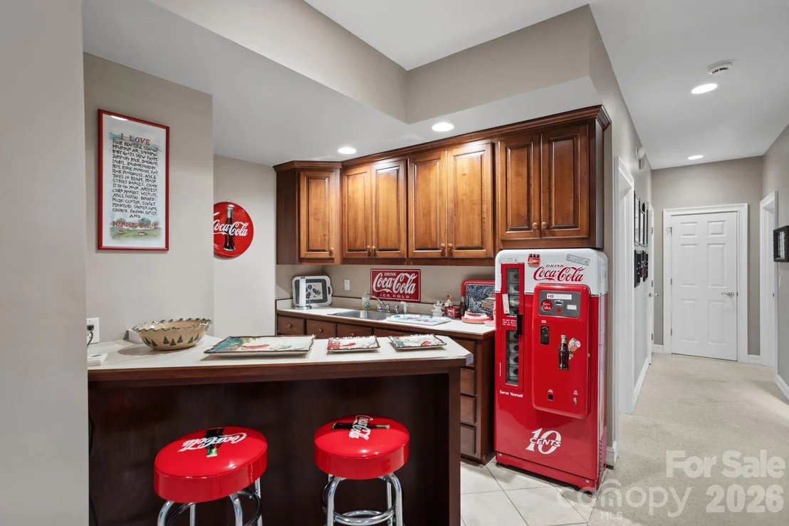 Photo of 209 Pineholt Lane