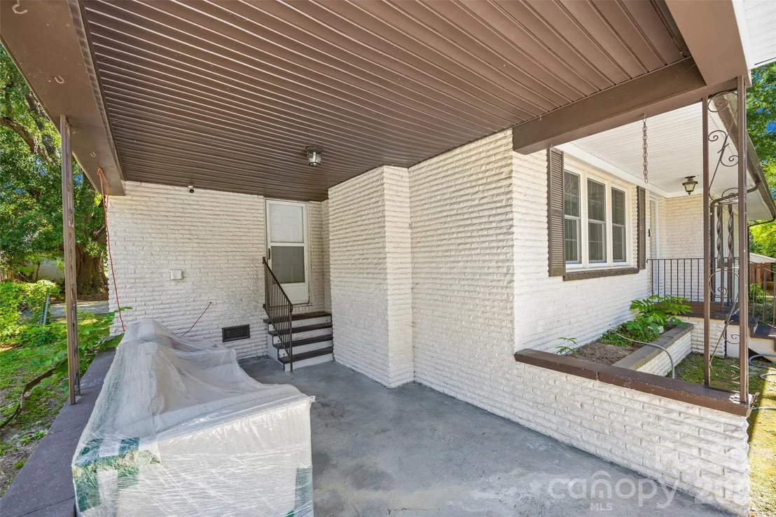 Photo of 2323 Hedgewood Circle