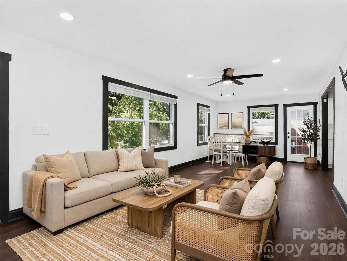 Photo of 2736 Royston Road