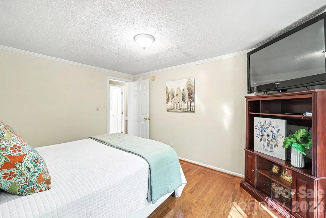 Photo of 10112 Idlewild Road