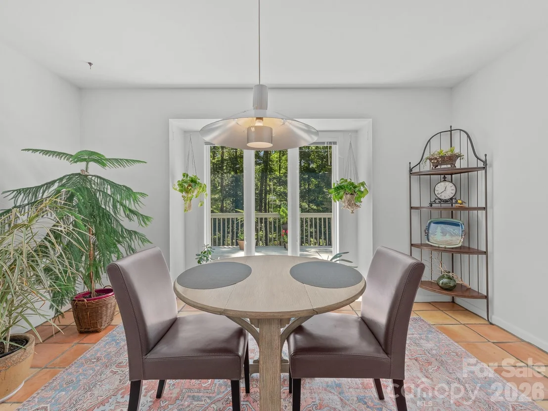 Photo of 5 Jackson Grove S