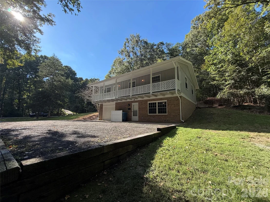 Photo of 1120 Emerald Drive