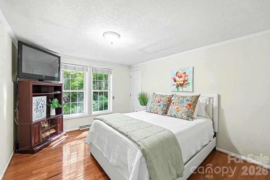 Photo of 10112 Idlewild Road