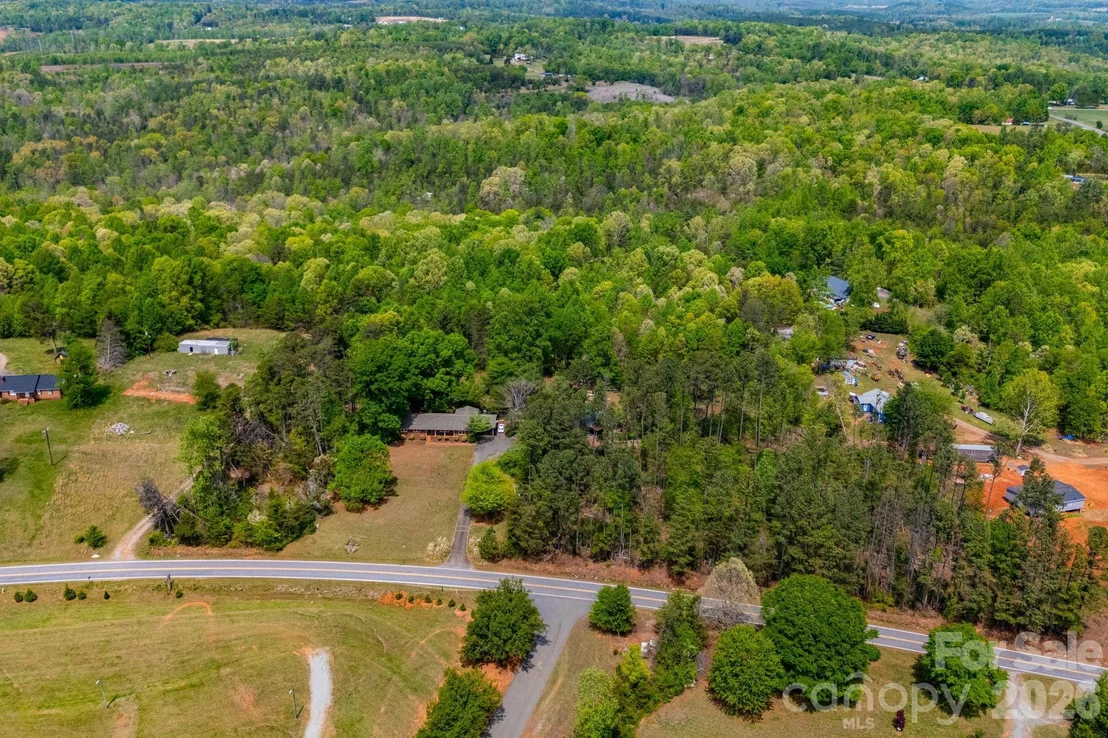Photo of 1737 Whitesides Road
