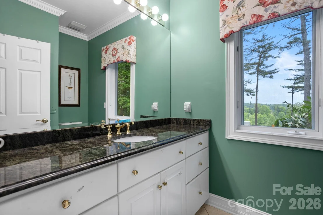 Photo of 209 Pineholt Lane