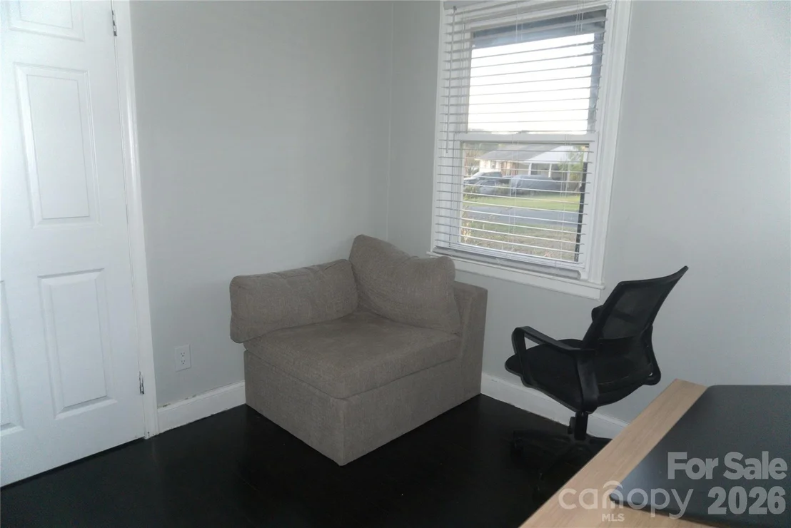 Photo of 2851 Burbank Drive
