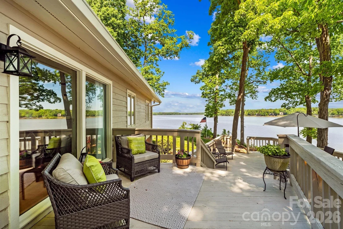 Photo of 395 Rendleman Drive