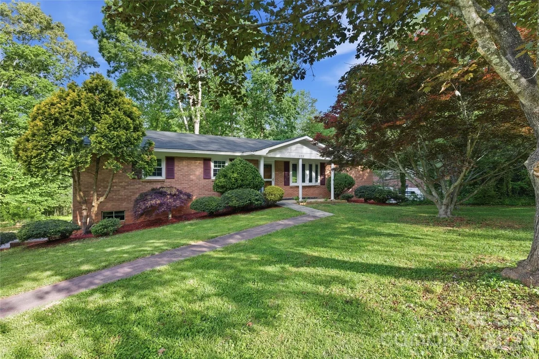 Photo of 123 Castleton Lane