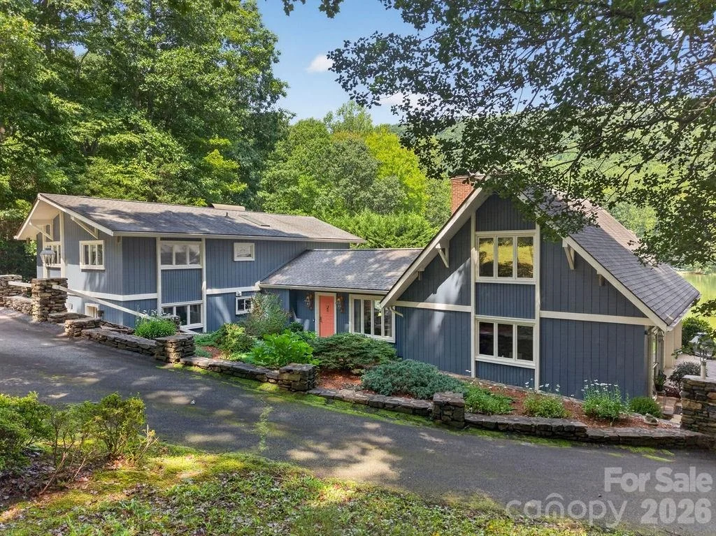 Photo of 865 Haven Drive