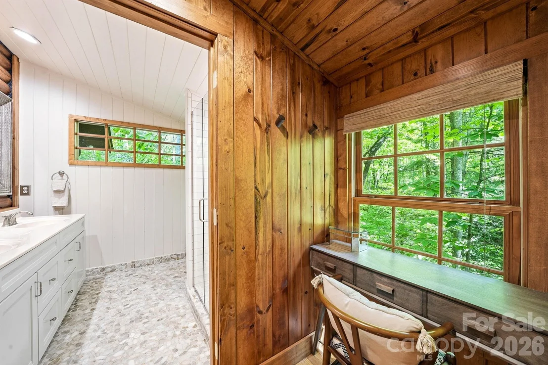 Photo of 16 Shadow Brook Drive