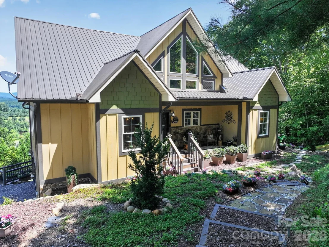 Photo of 100 Brookstone Mountain Trail