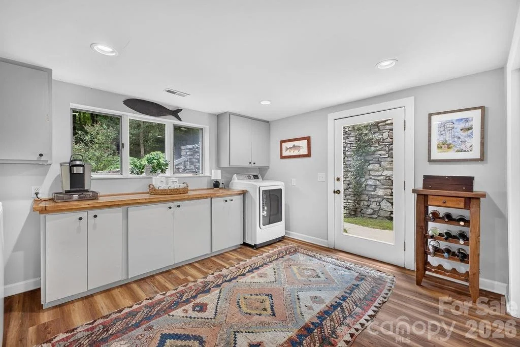 Photo of 865 Haven Drive