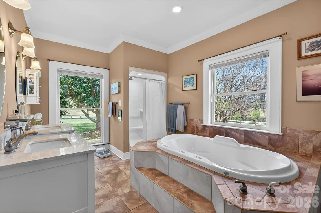 Photo of 341 Ridings Road