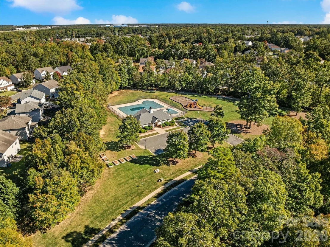Photo of 407 Lind Point Lane