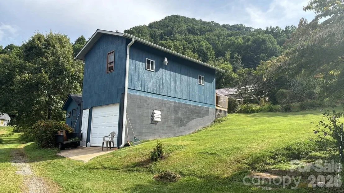 Photo of 574 and 576 Paint Fork Road