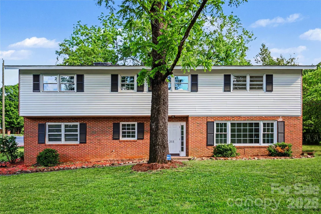Photo of 211 Windsor Drive