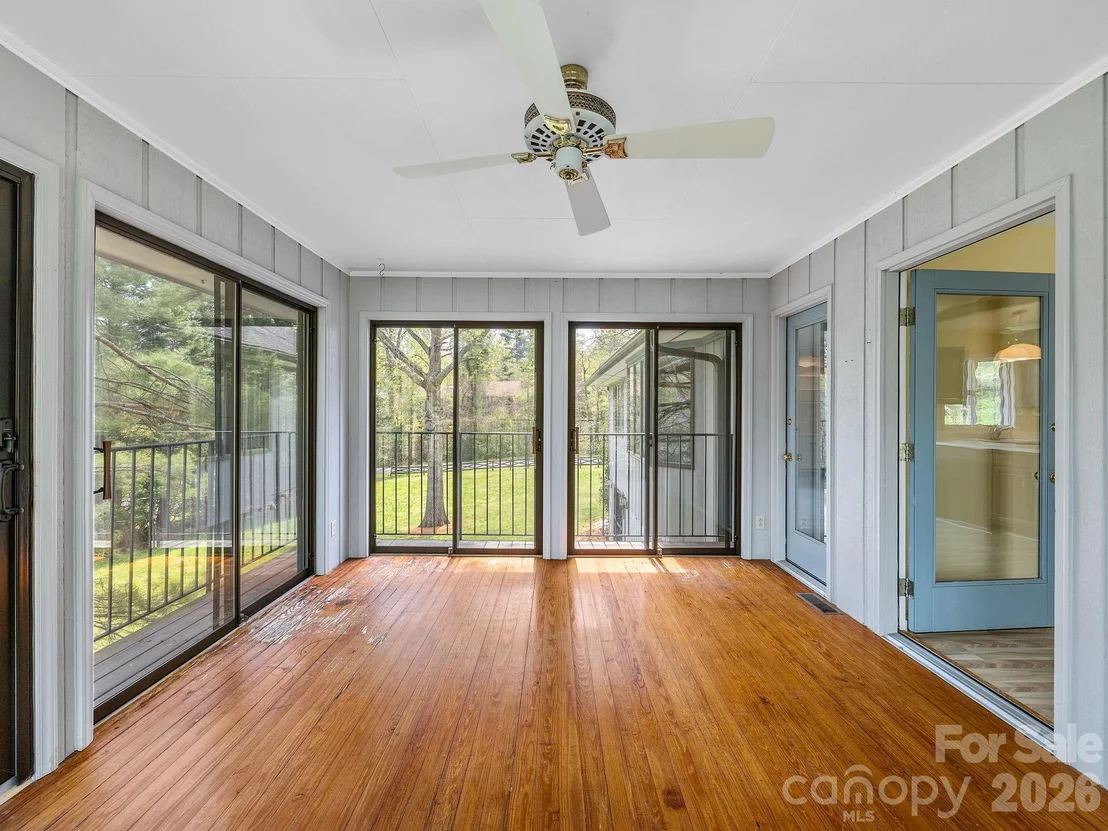 Photo of 140 Meadowlark Drive