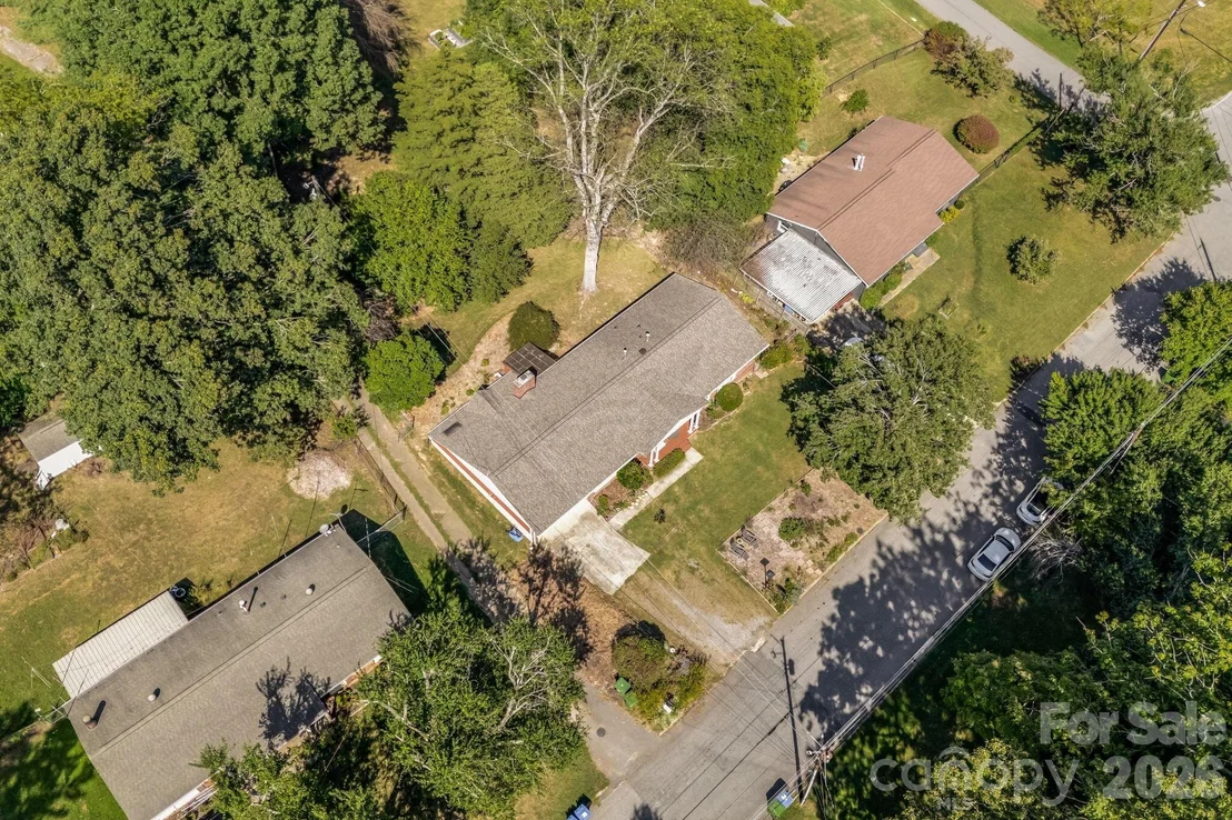 Photo of 5 W Maple Drive