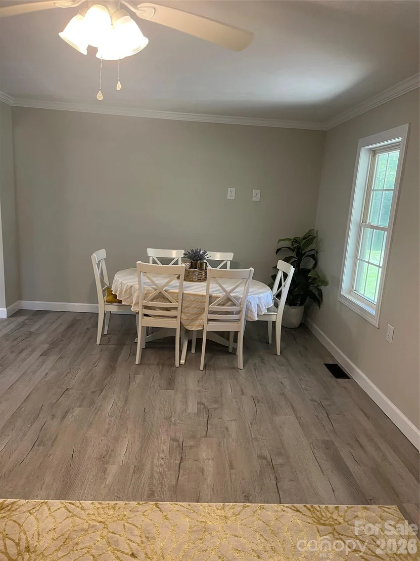 Photo of 581 Sutton Spring Road