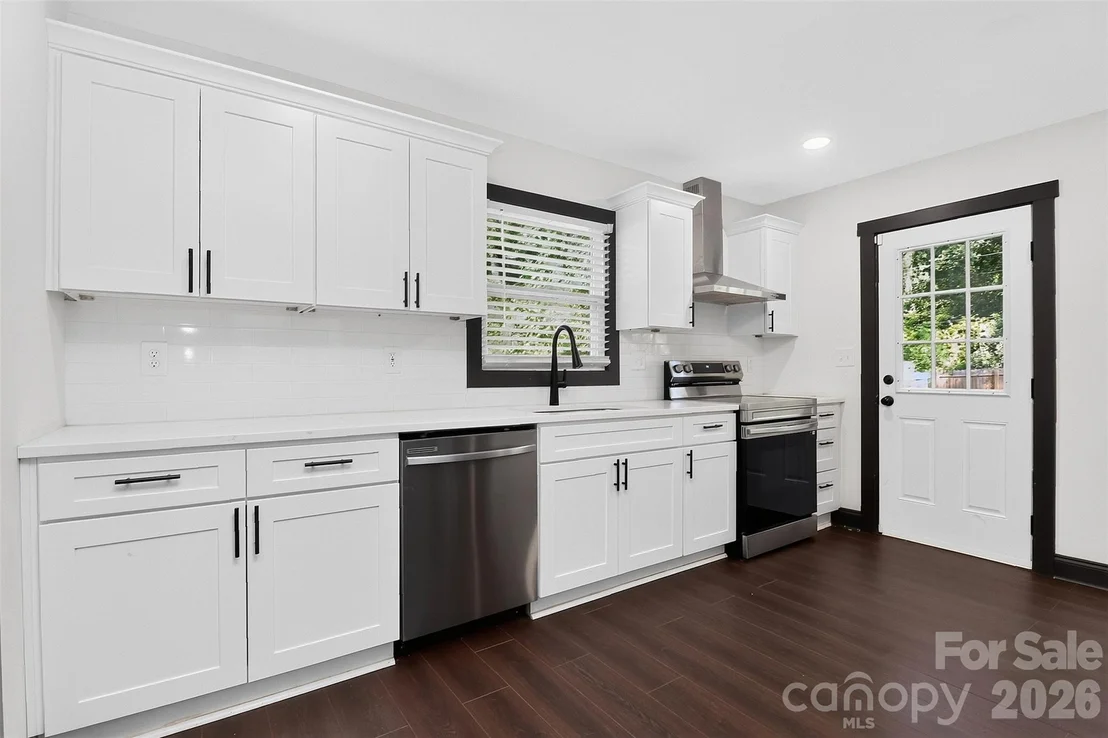 Photo of 2736 Royston Road