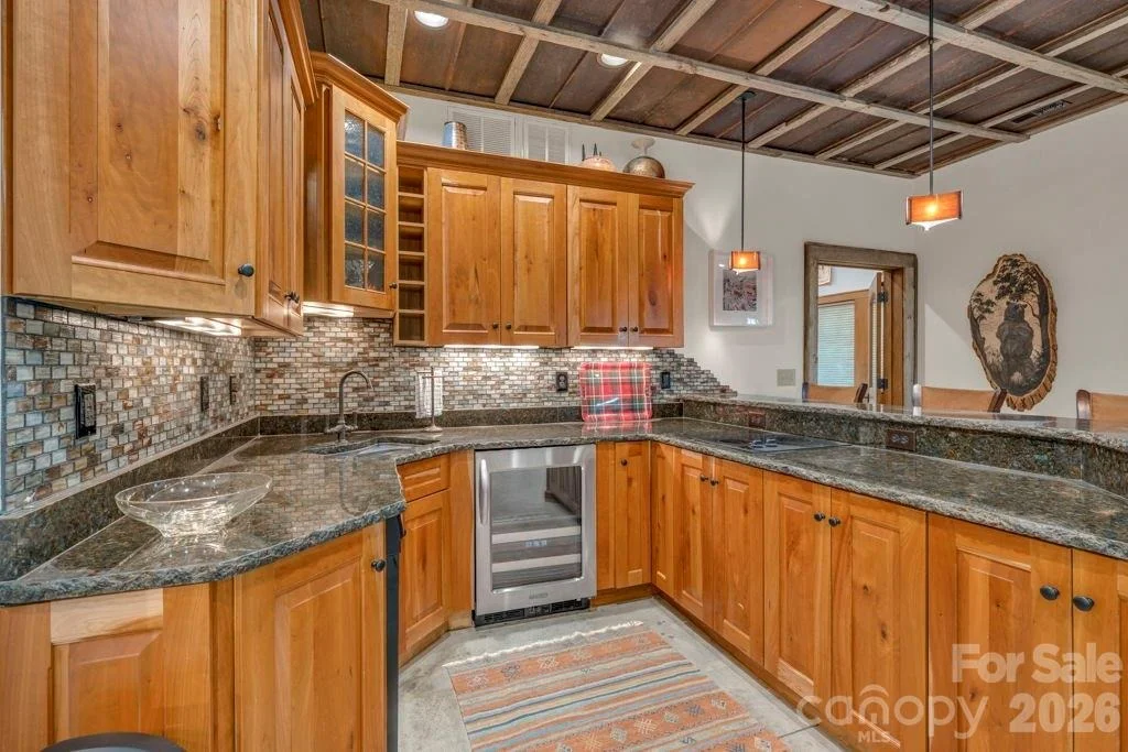 Photo of 355 Oakley Green None