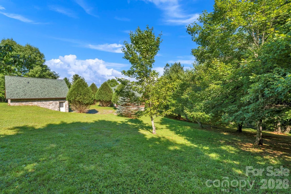 Photo of 525 Schoolhouse Ridge