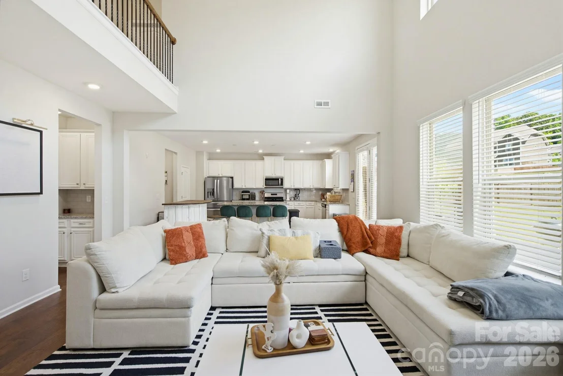 Photo of 840 Oak Manor Drive SE