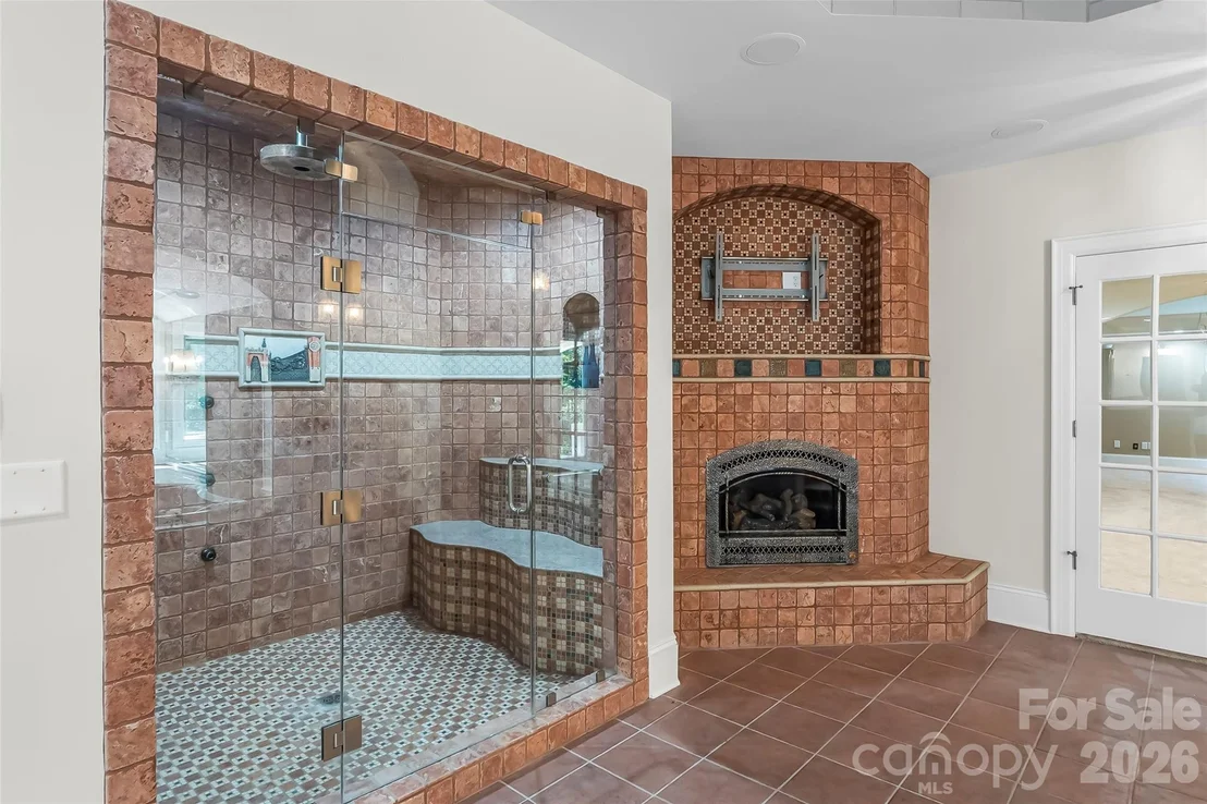 Photo of 1090 Pearidge Road