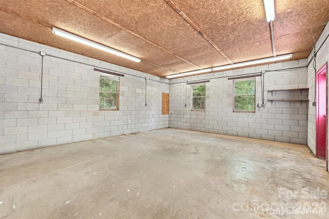 Photo of 728 Center Road