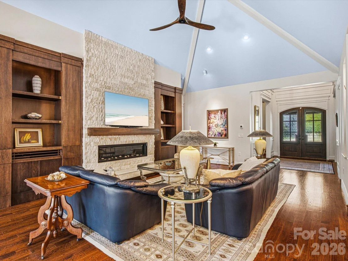 Photo of 4099 Persimmon Road
