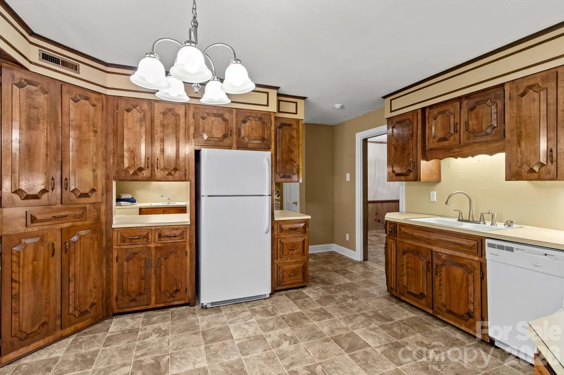 Photo of 875 Bonanza Drive