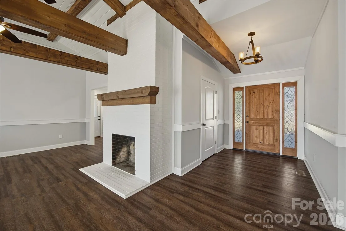 Photo of 223 W Park Drive