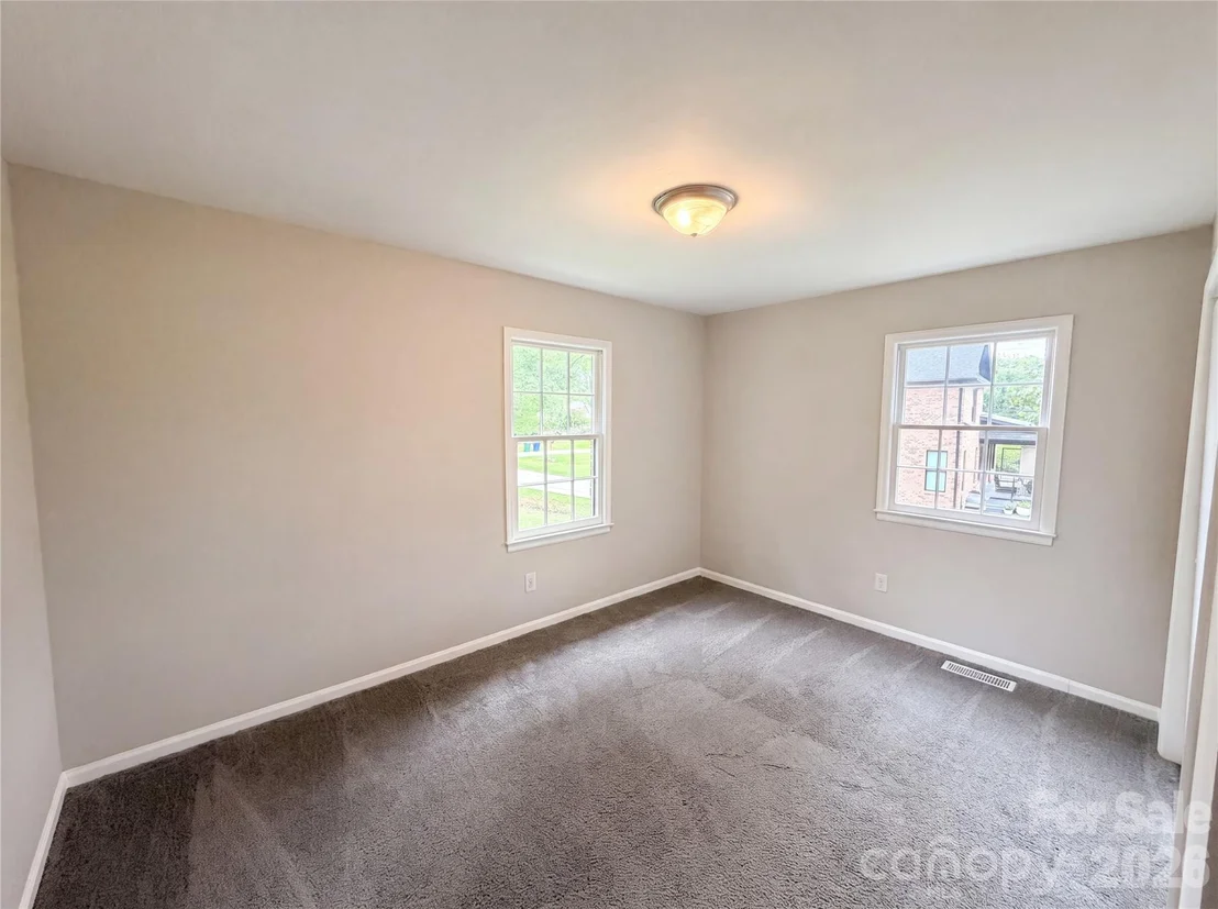 Photo of 141 Greenbriar Drive