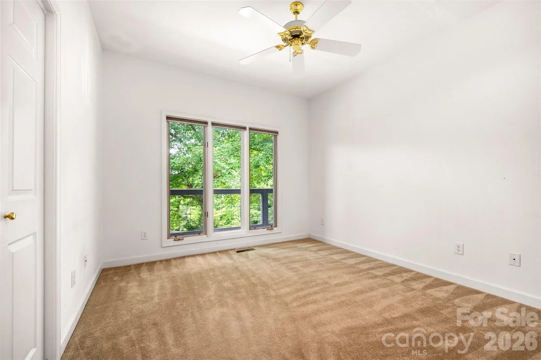 Photo of 441 Lower Ridgeview Road