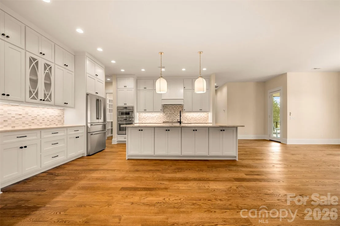 Photo of 978 Mapleton Lane
