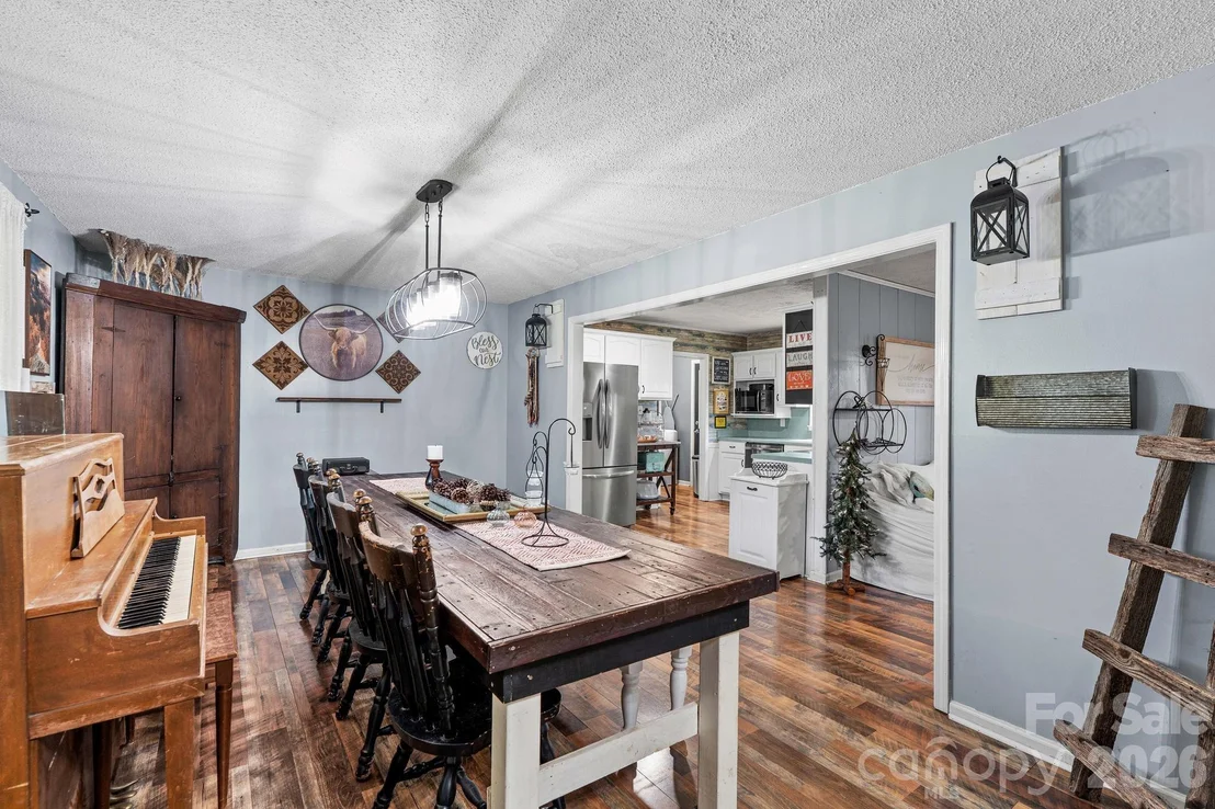 Photo of 230 E Old Farm Road