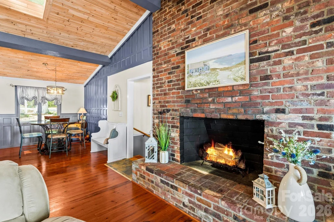Photo of 395 Rendleman Drive