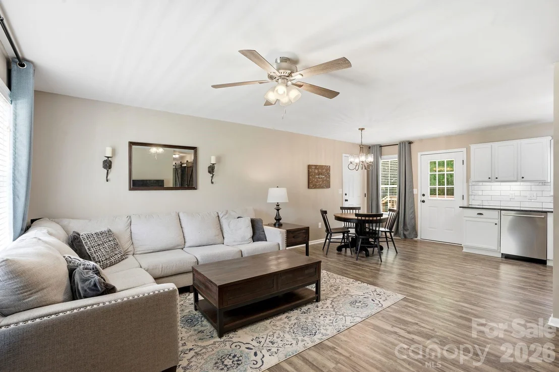 Photo of 142 Sam Bailes Boulevard