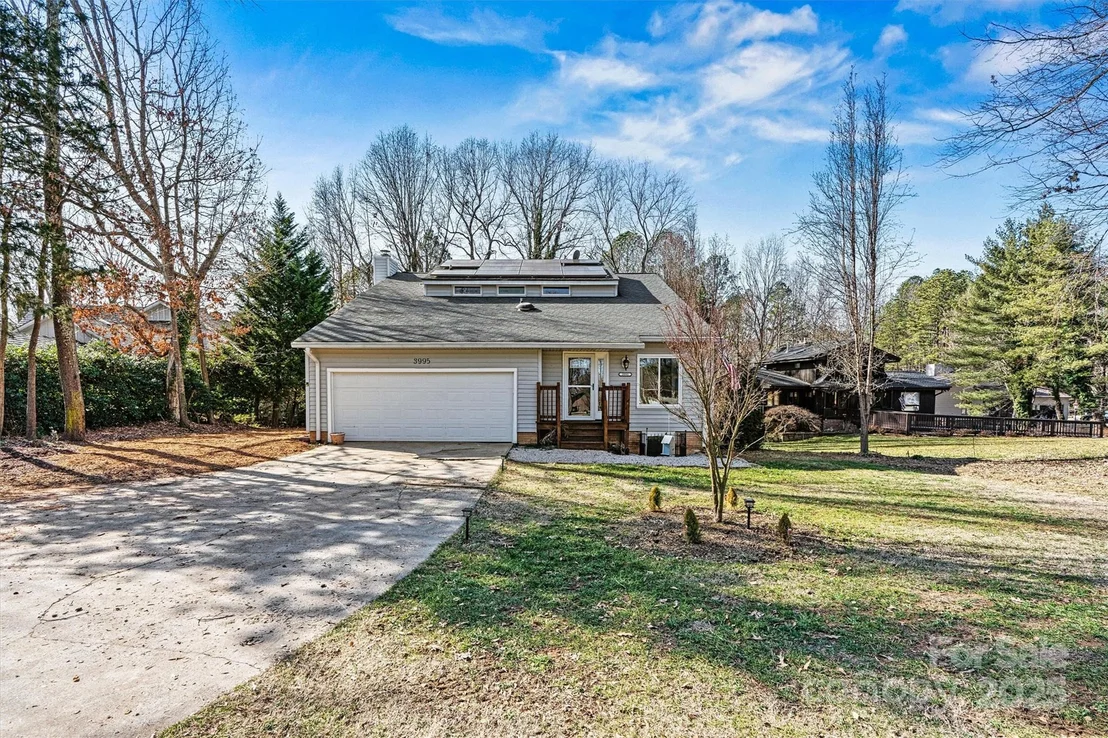 Photo of 3995 Burton Lane