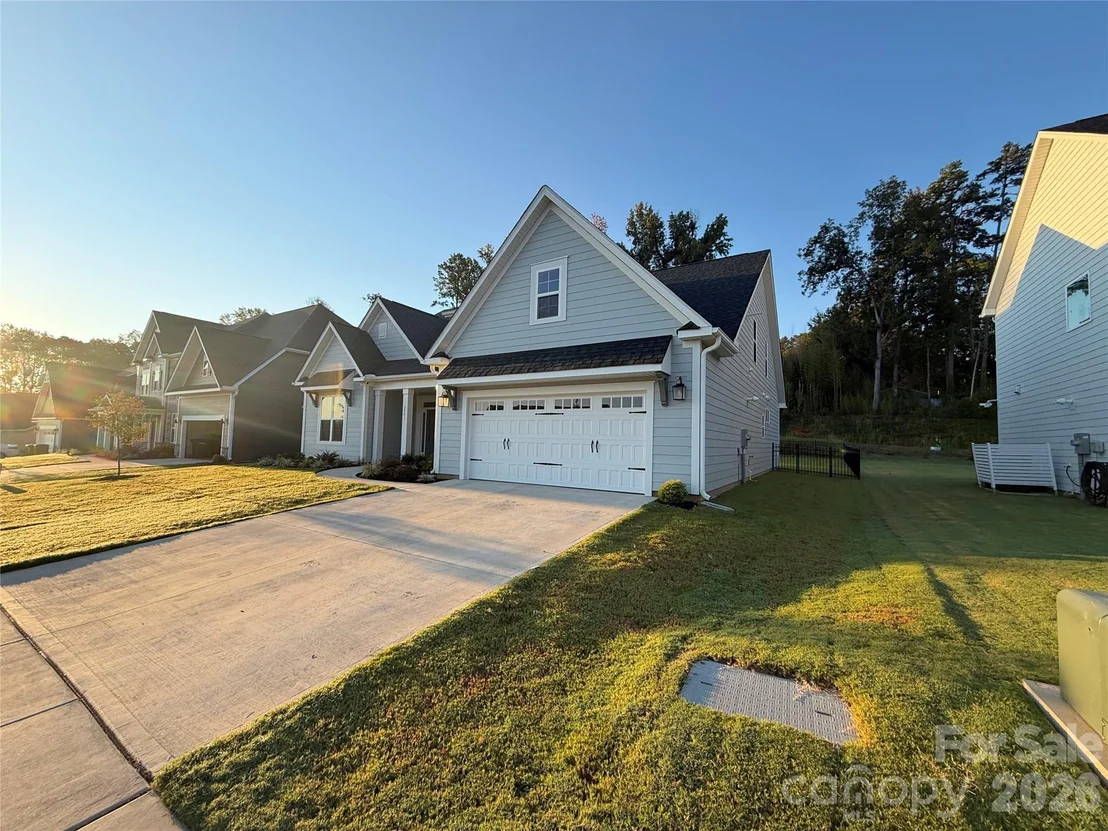 Photo of 2591 Cornelius Place NW
