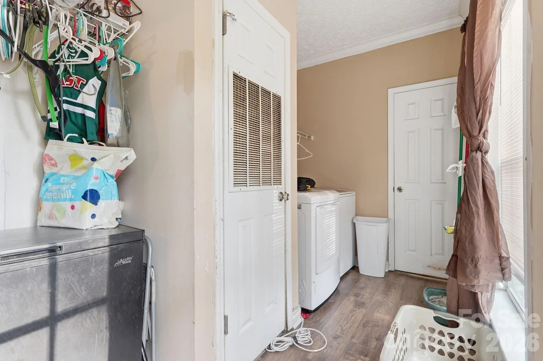 Photo of 2825 Sweeping Pine Lane