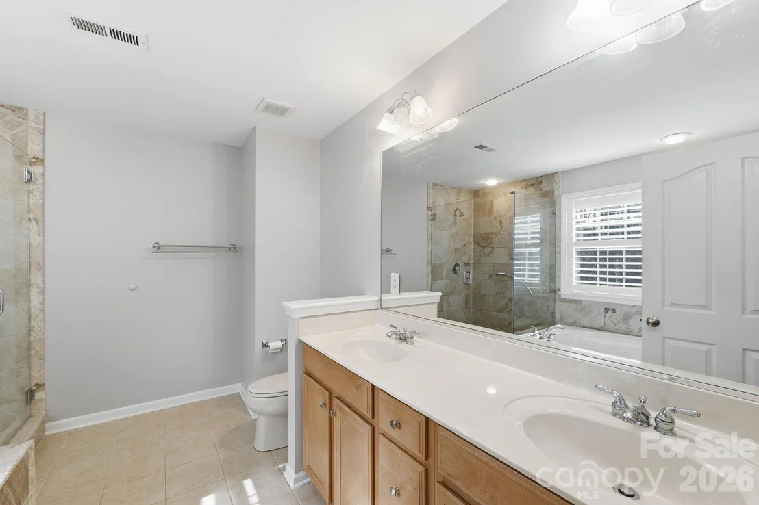 Photo of Unit 252 at 719 Deerbrook Lane