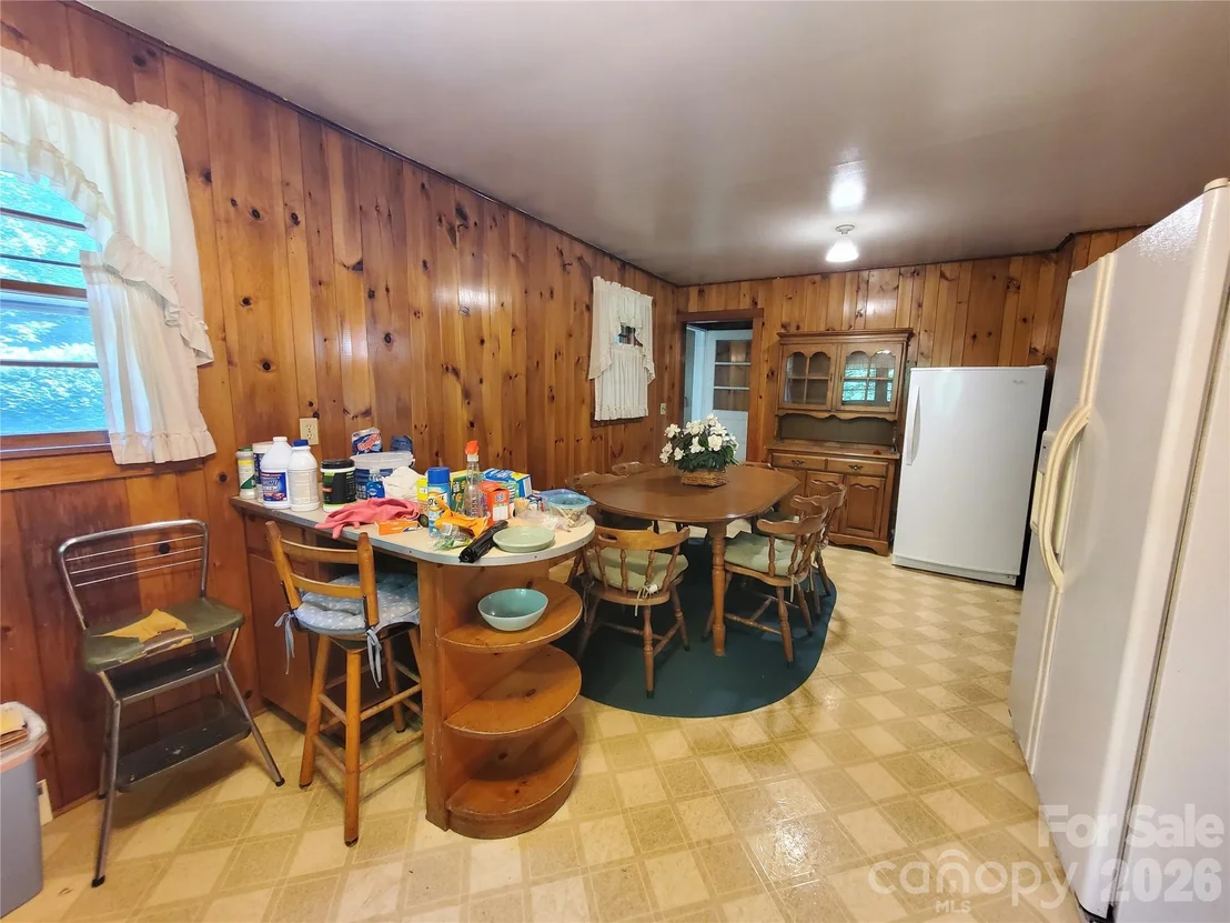 Photo of 886 Hanging Rock Road