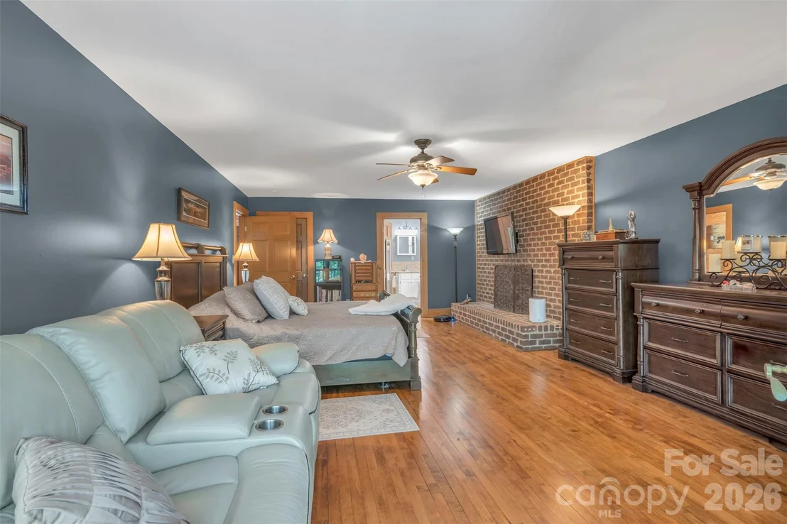 Photo of 105 Winchester Drive