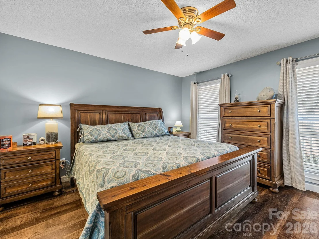Photo of 1570 Roddy Road