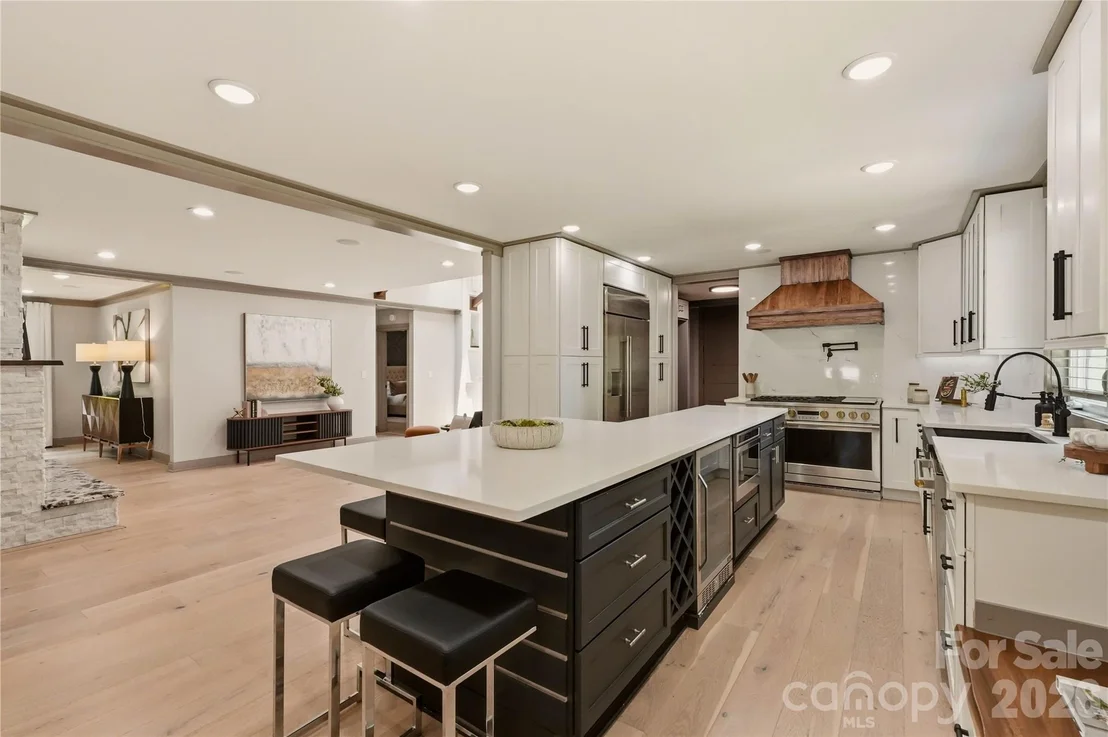 Photo of 2919 Colony Road